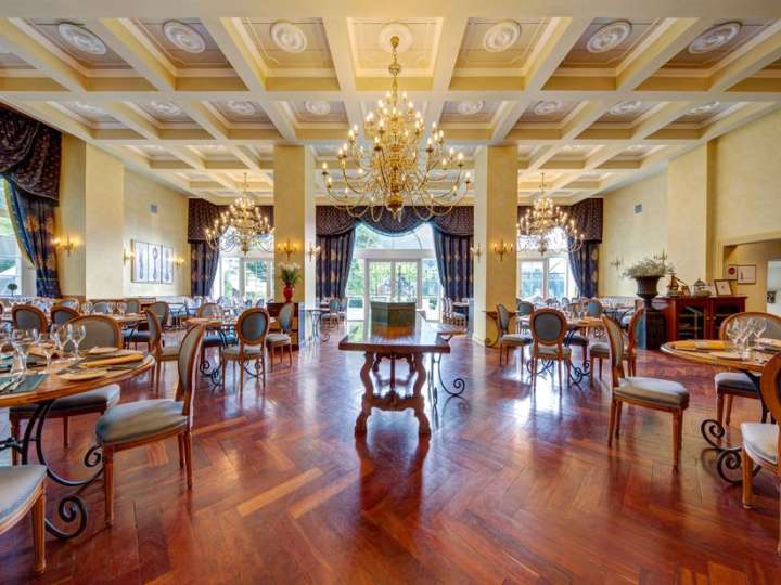 Jack's Brasserie, Hotel Regina