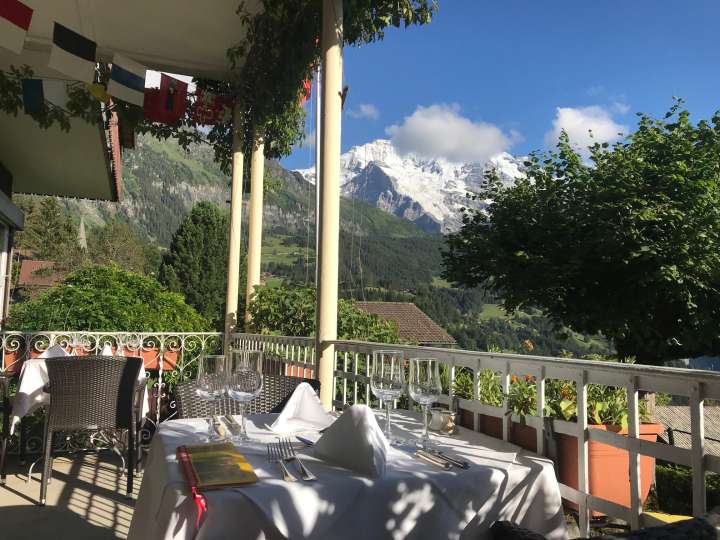 Judy's Restaurant, Hotel Bellevue