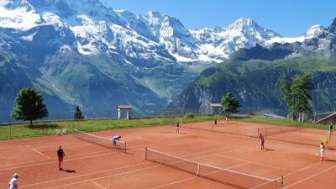 Outdoor tennis courts Sportchalet Mürren - Sand in the mountains