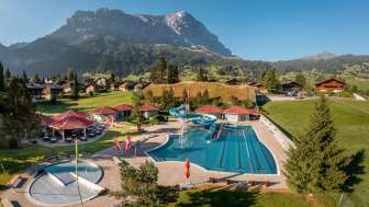 Hellbach Outdoor Swimming Pool – Swimming at the foot of the Eiger north face