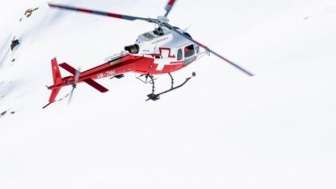 10% discount: Helicopter sightseeing flights from the Schattenhalb base