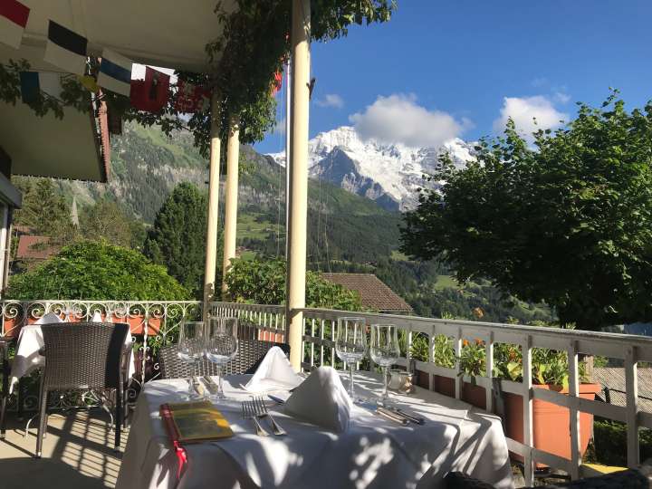 Judy's Restaurant, Hotel Bellevue